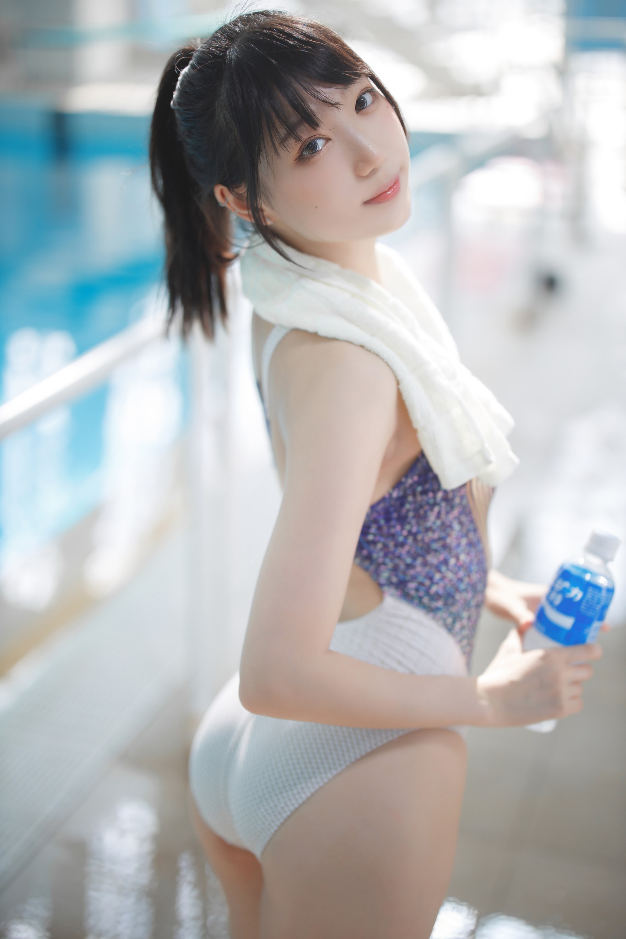 周叽是可爱兔兔 - NO.001 竞泳 [36P3V]-XikXak